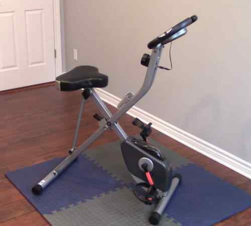 Exerpeutic folding magnetic upright bike with pulse